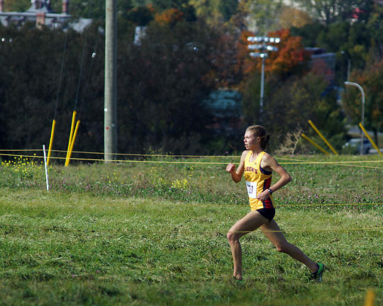 Queens W-Cross Country Invitational 08739 copy.jpg