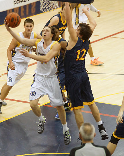Queens vs Laurentian 05801 copy.jpg
