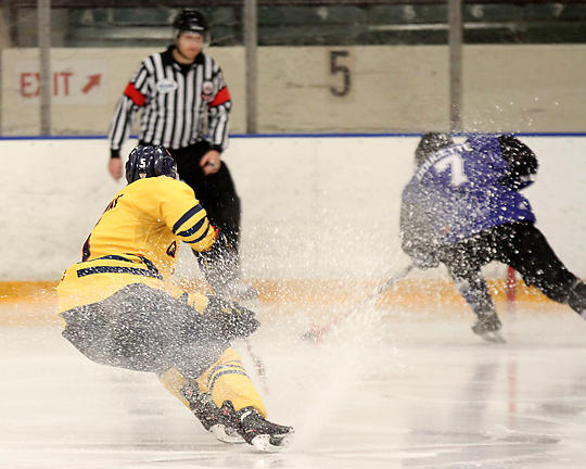 Queens vs UOIT 8603 copy.jpg