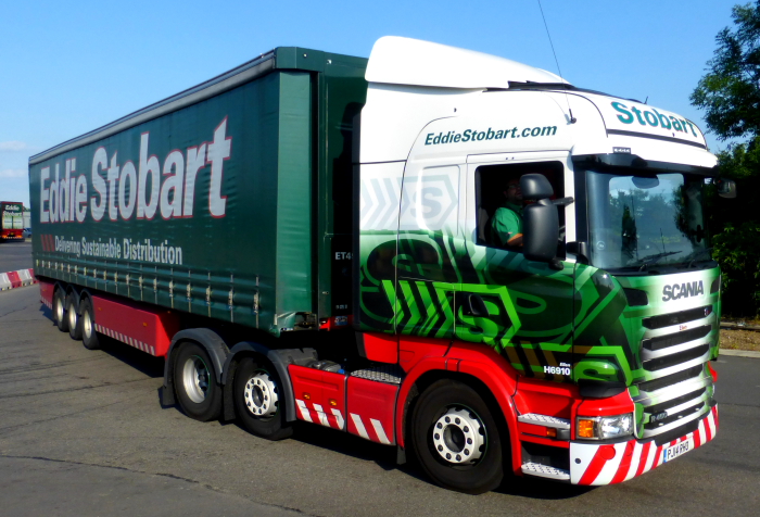 H6910 - PJ14 RHO - Ellen @  Rugby Truckstop