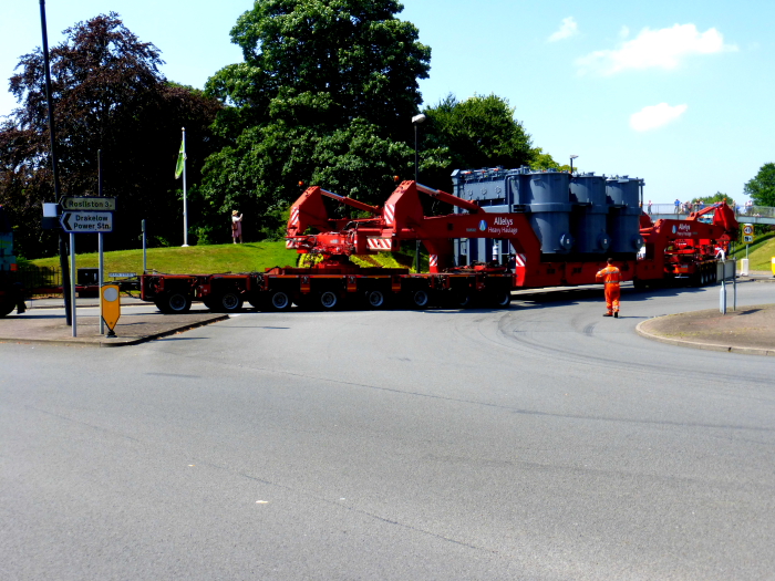 ALLELYS HEAVY HAULAGE (4) (T800 AHH) @ St Peters Bridge, Stapenhill, Burton-on-Trent
