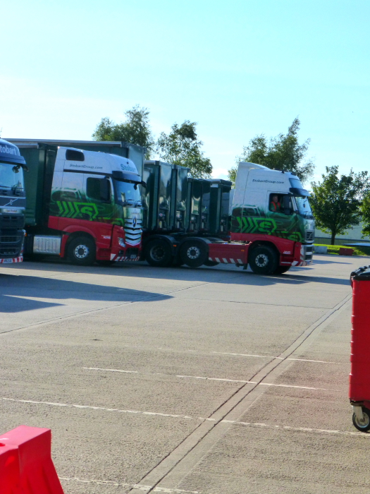 H2745 - GK62 OZG - Autumn Adeliade + H4877 - PX61 BKY - Sheila Leslie @ Stobart Depot Carlisle