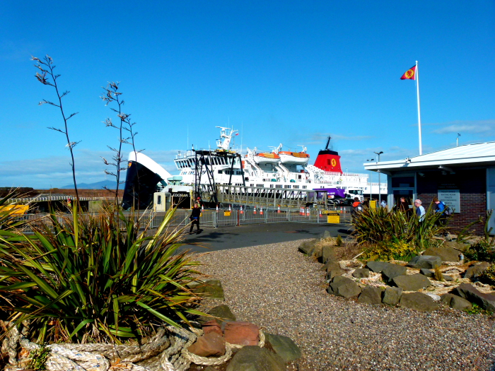 CALEDONIAN ISLES (1993) @ Ardrossan docking