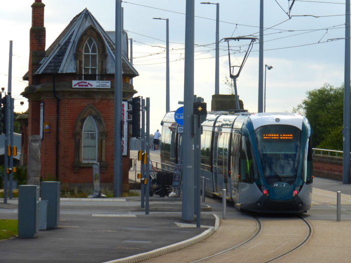 229 (2015) Alstom Citadis 302 @ Meadows Embankment  - Leaving for Clifton South