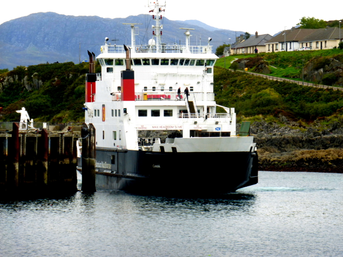 CORRUISK (2003) @ Mallaig arriving