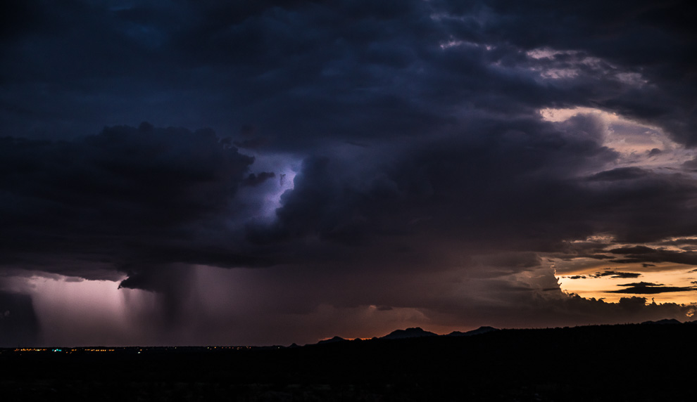 Lightening and the monsoons over Tucson. DSC00247.jpg