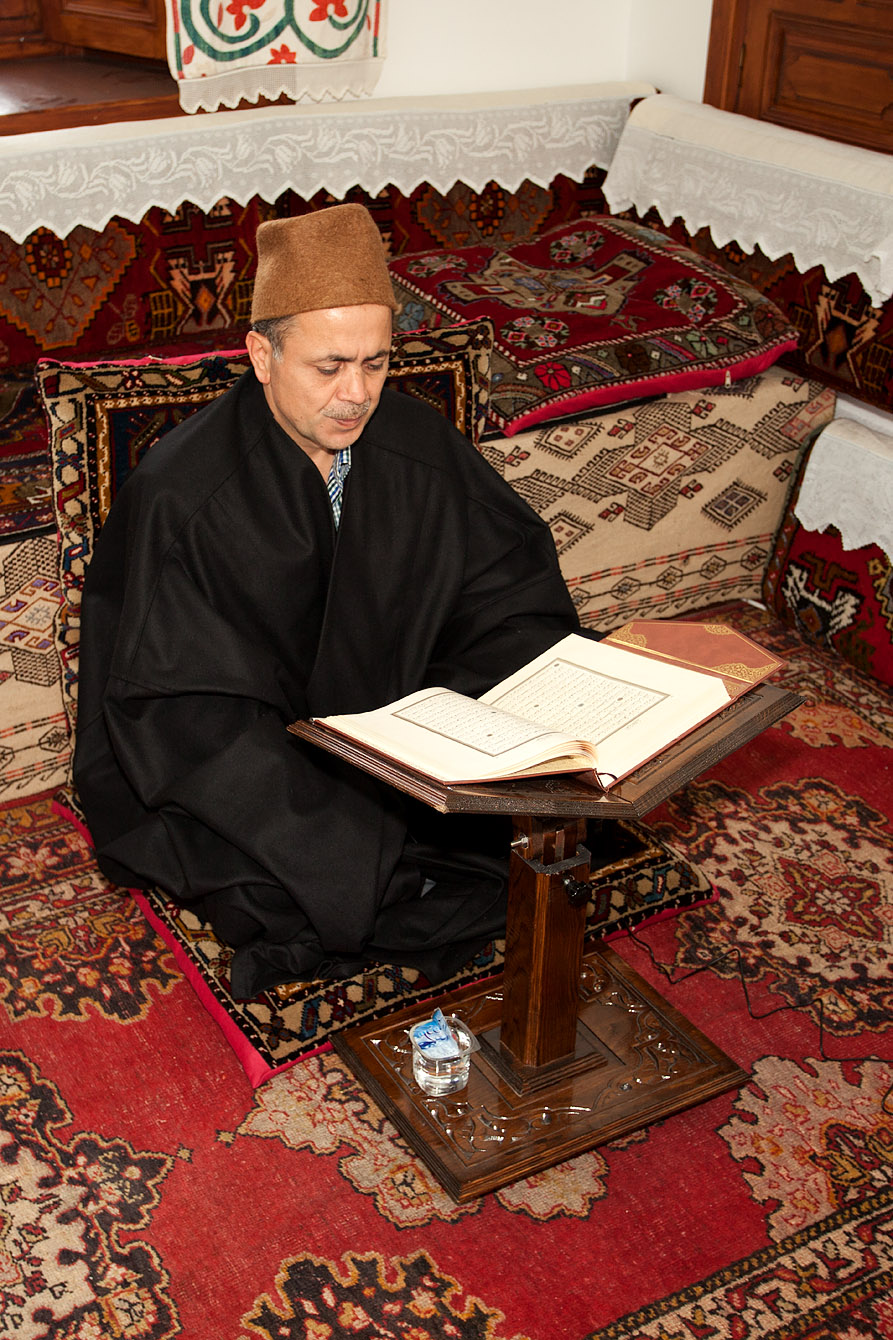 Mevlana Museum: Reading Quran