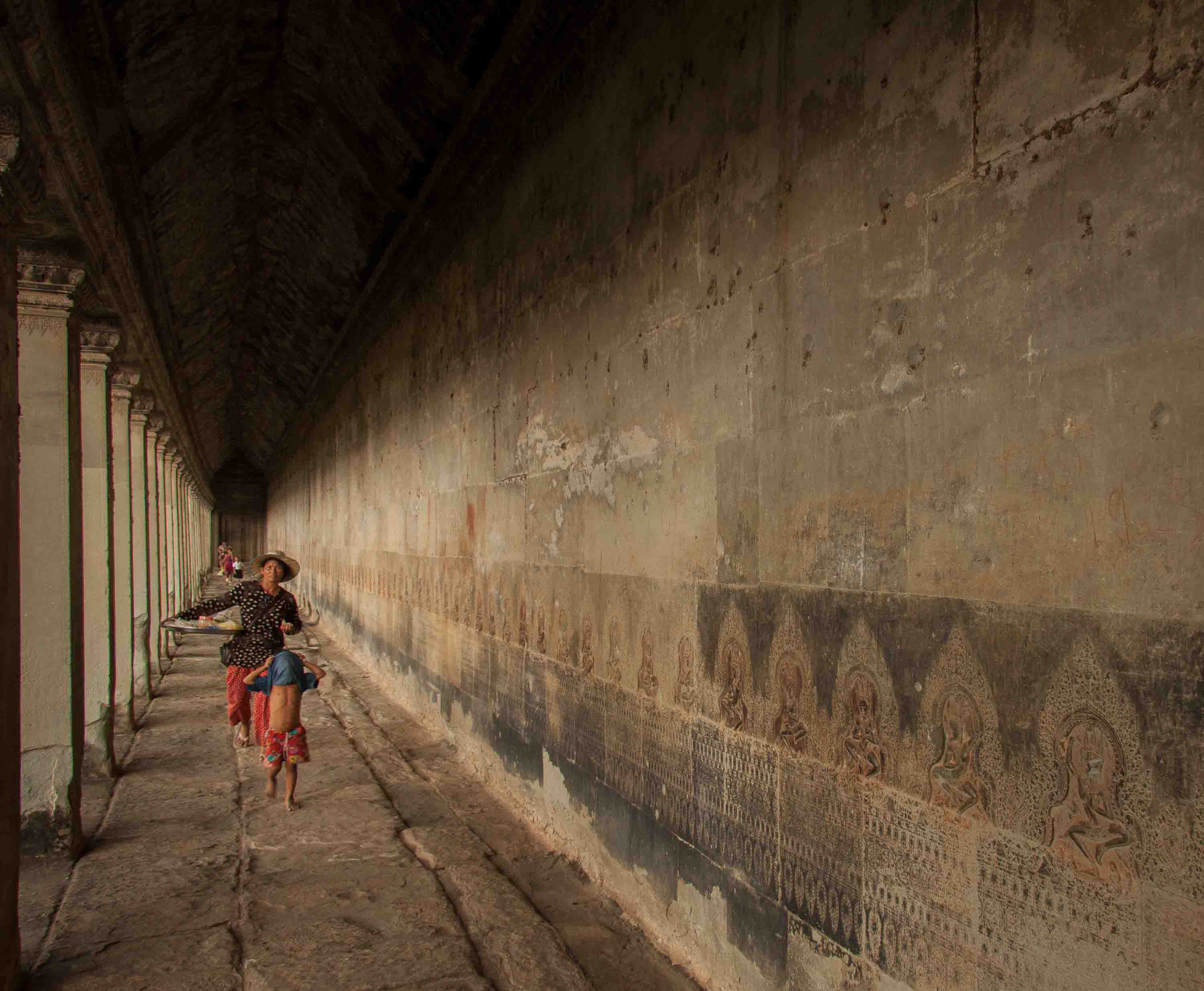 07_Running_Through_Angkor.jpg