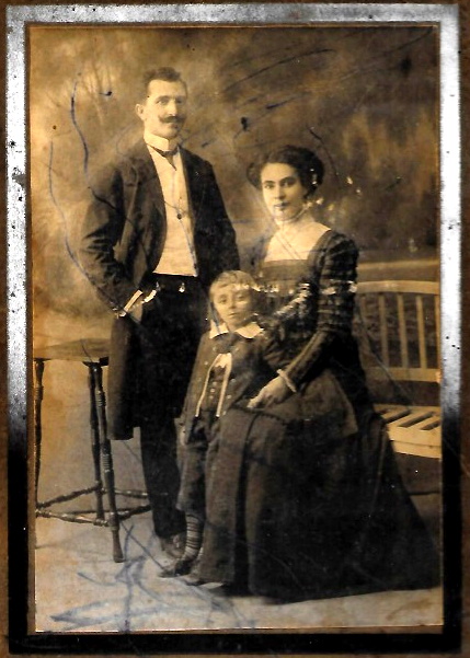 My father and his parents - 1910