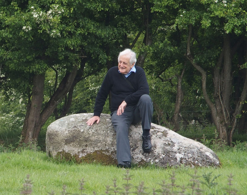 0296: Australian tourist on stone