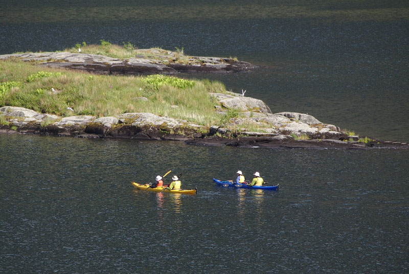1504: Paddlers on  Loch Coruisk