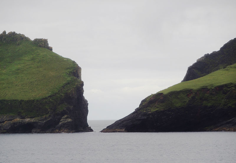 The gap between Dun and Hirta