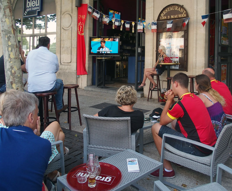 2971: Watching the Football