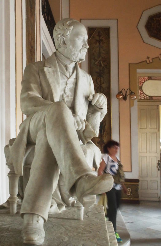 Sculpture of Tomas Terry