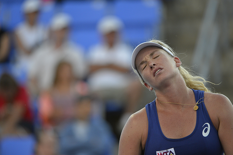 Coco VANDEWEGHE lost a ball