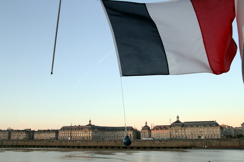 Approaching Bordeaux