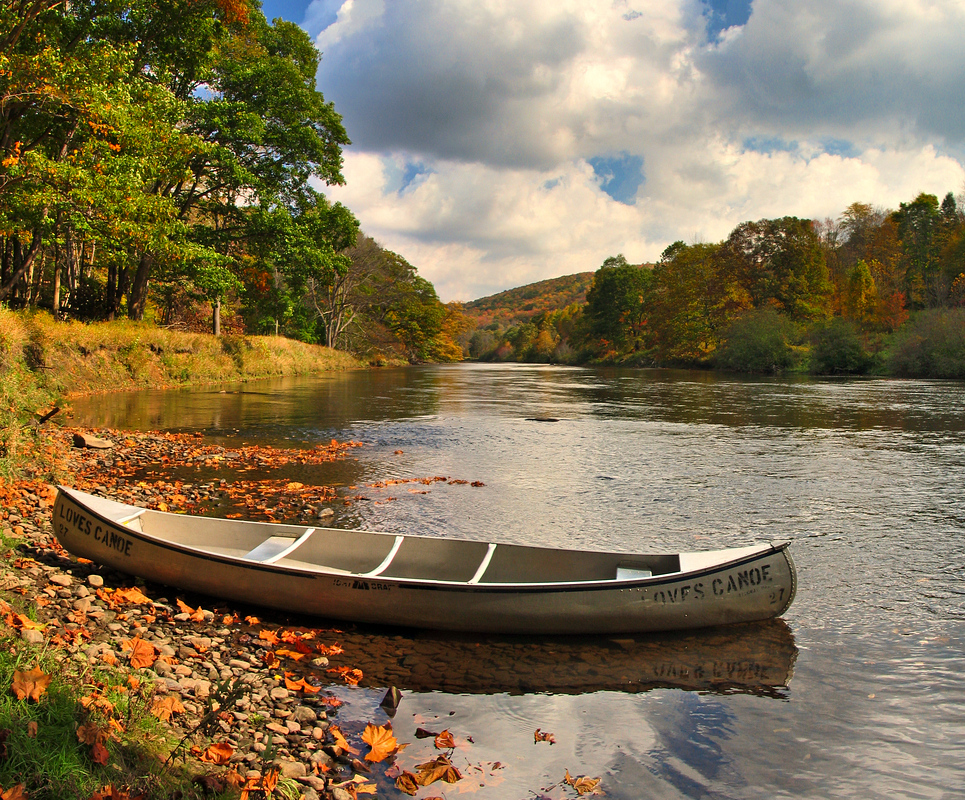 Loves Canoe