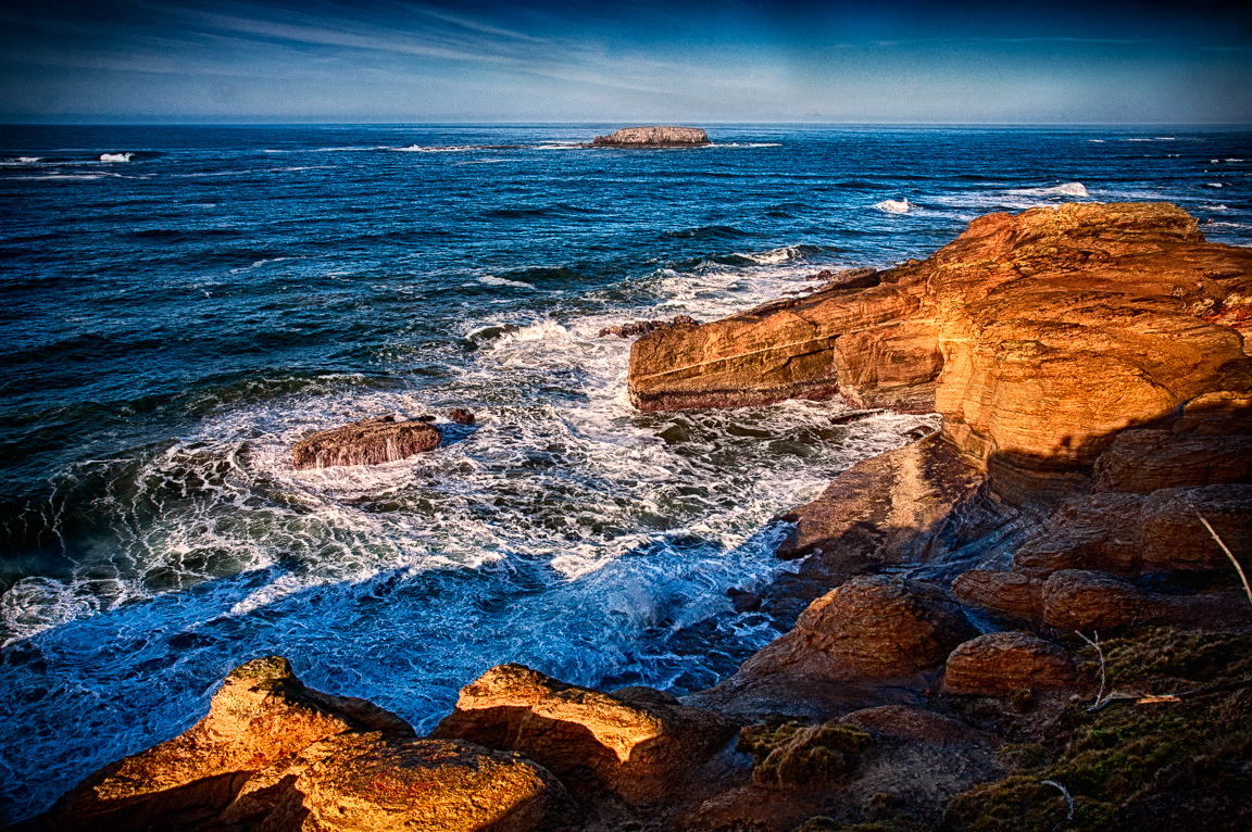Rock formation in Otter Crest