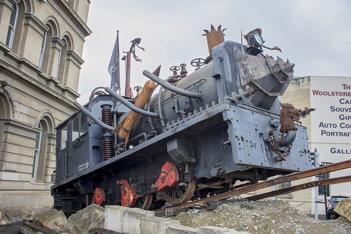 11-12-13 - at Steampunk gallery in Oamaru