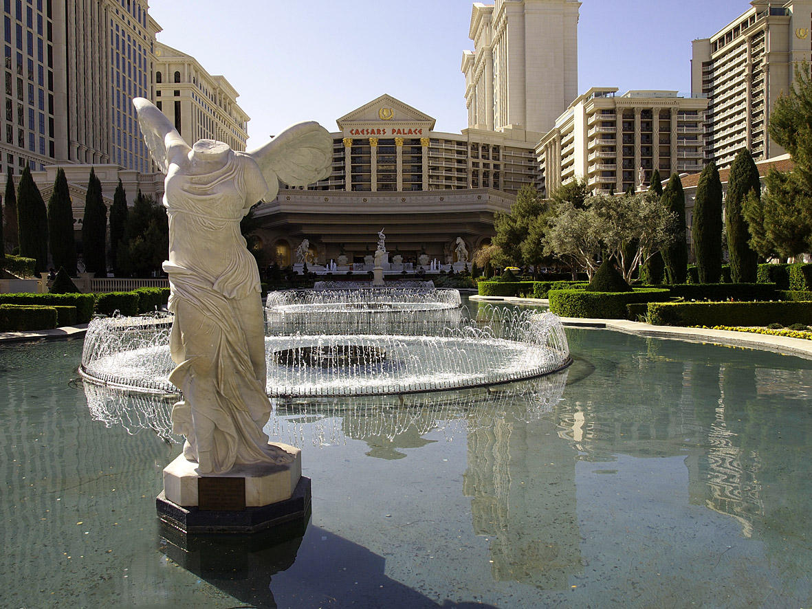 P3081938 - Ceasars Palace Fountain.jpg