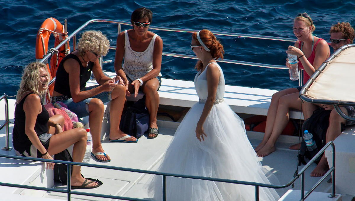 Bride on boat IMG_7044.jpg