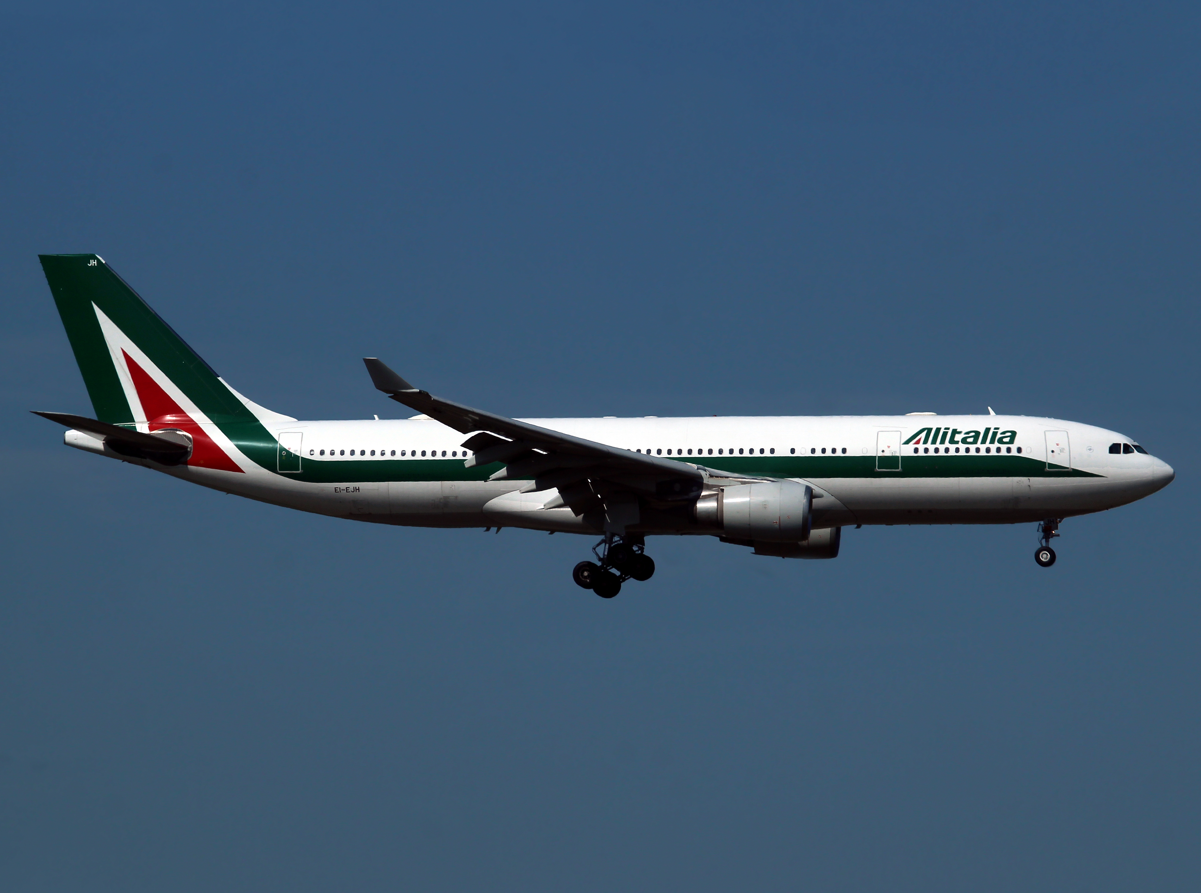 A330-200 EI-EJH 