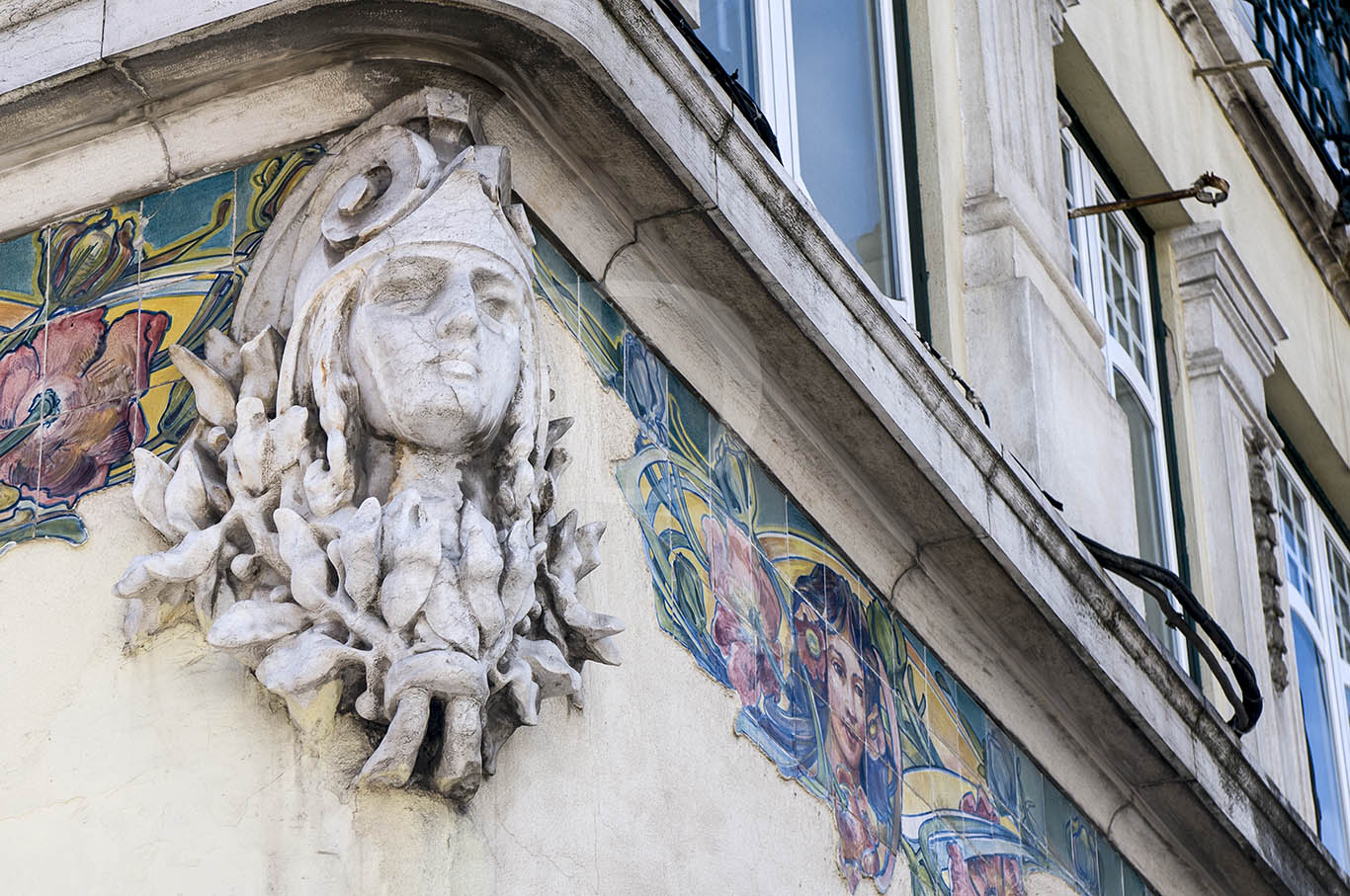 Edifcio na Rua Saraiva de Carvalho, n. 131 - 143