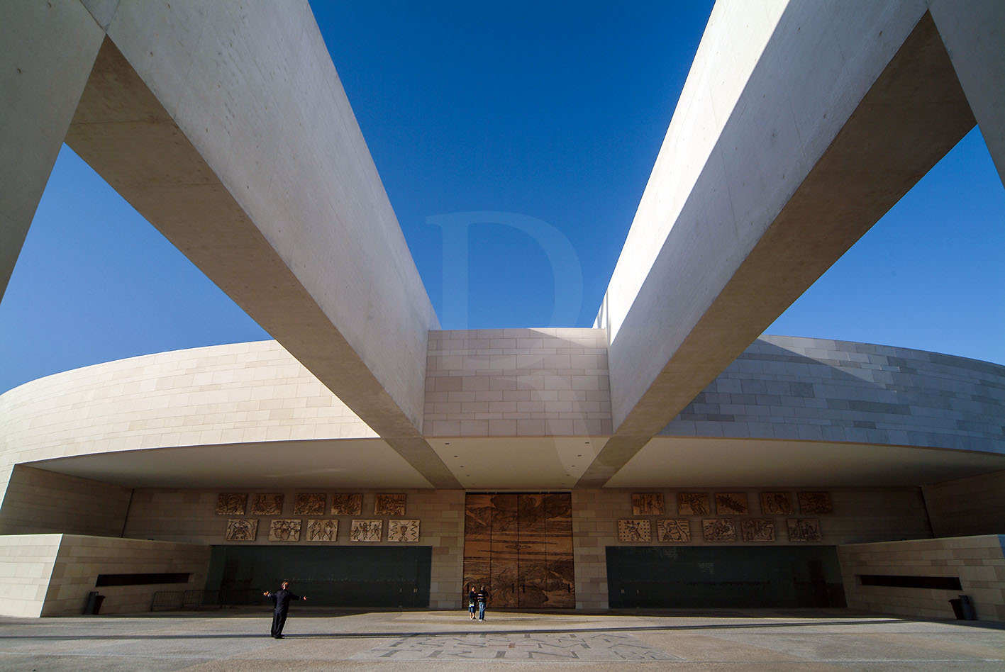 Igreja da Santssima Trindade, pelo Arquitecto Alexandros Tombazis