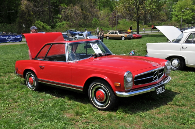 1968 250 SL, Deutsche Marque Concours dElegance, Vienna, VA -- May 2014 (6876)