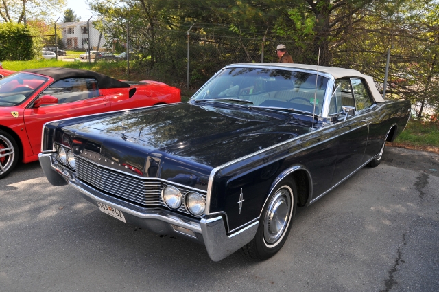 1966 Lincoln Continental 4-door convertible (9835)