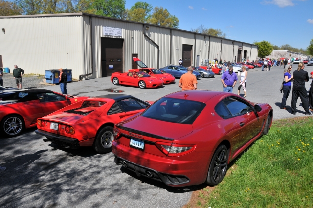 Late 1970s Ferrari 308 GTS and late-model Maserati GranTurismo (9853)