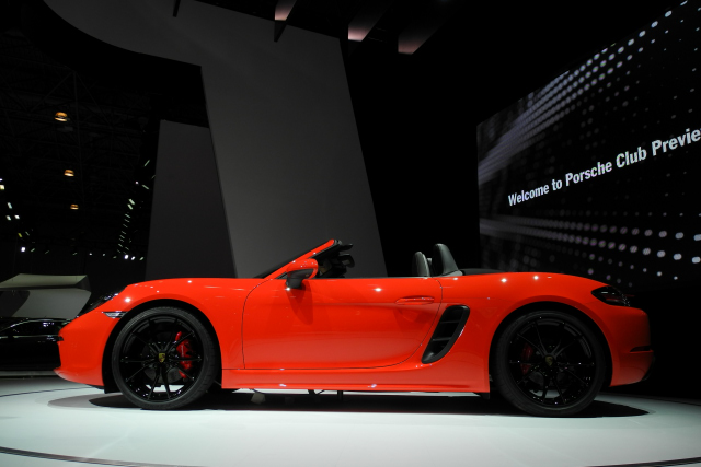 2017 718 Boxster S (982) (9495)