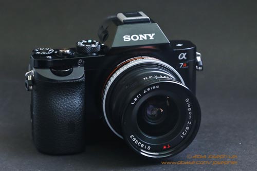 Contax G 21mm f/2.8 in black  <P>What a handsome combo! Too bad the A7R does not like Biogon lenses!