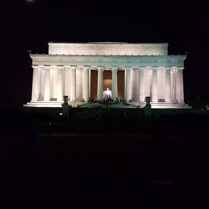Lincoln Memorial, Night .