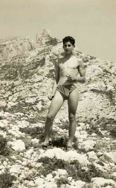 JM aux Calanques (Les Goudes) en 1956