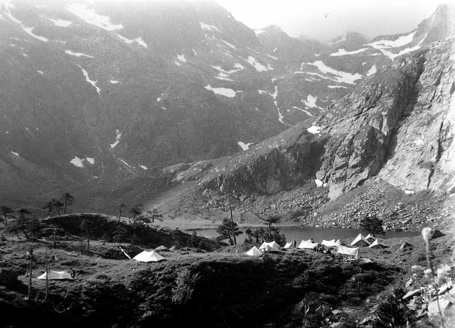 Le camp, prs du lac dEspingo 1960