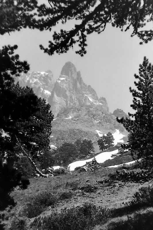 Vue sur le petit Pic, versant NW