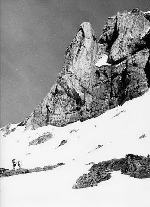 Pic Rouge de Pailla et dalle dAllanz (de profil) franchie le 23 juillet 1961