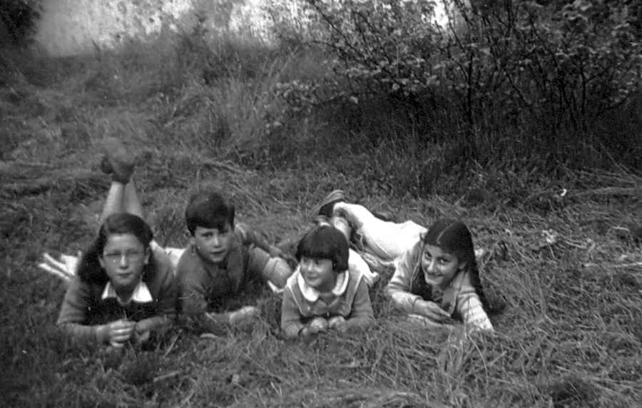  Christine, Pierre, Hlne et leur cousine Michle