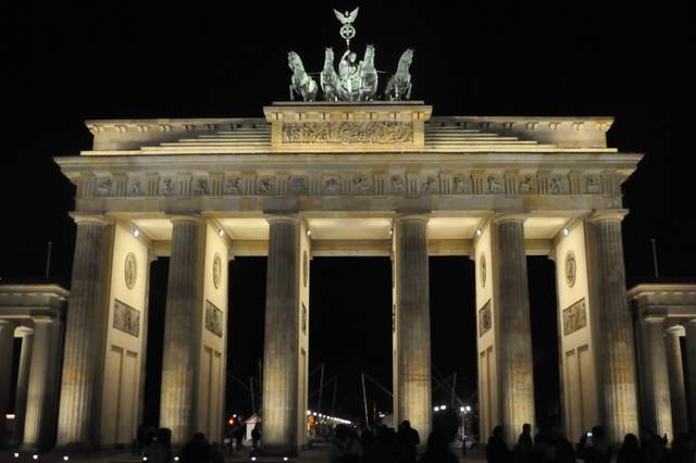 19-brandenburg gate -019.JPG
