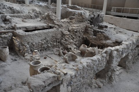  Akrotiri