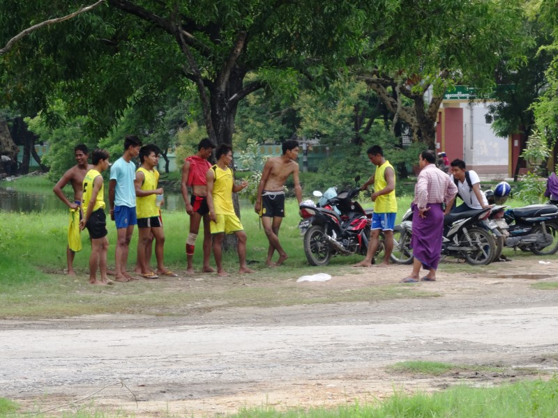 Coach and Volleyball Team near Sandamuni Paya.jpg