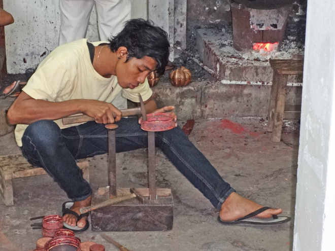 An artisan at the Artisans dAngkor cooperative - Siem Reap, Cambodia