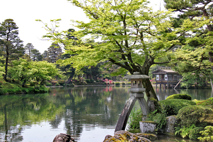 Kasumiga-ike Pond with Kotojitoro Lantern in foreground in Kenroku-en Garden - Kanazawa