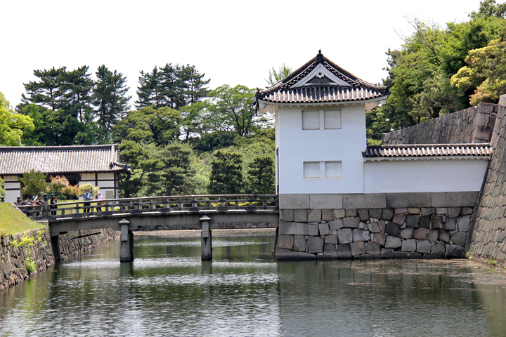 Bridge entrance to Honmaru Palace and Garden in Nijo Castle in Kyoto. Inner moat and inner wall (right) surrounding Honmaru.