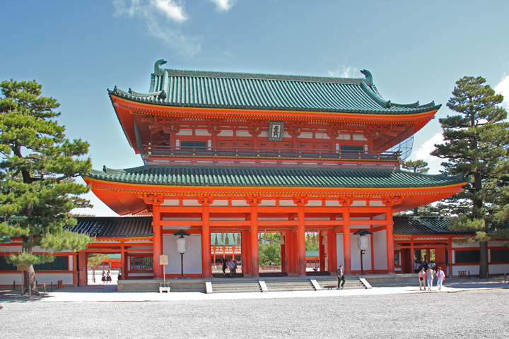 Outen-mon (Divine Gate) at the Heian-jingu Shrine in Kyoto