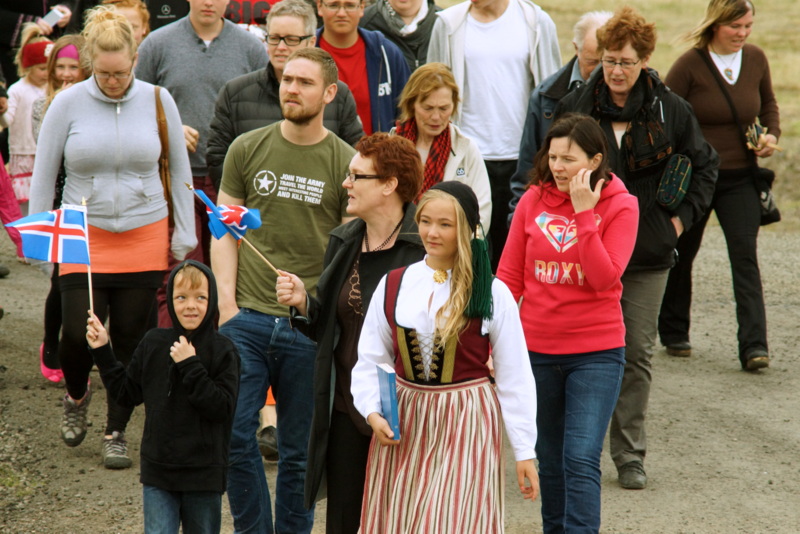 Sautjndi jni tvsund og rettn  Bjarkalundi.