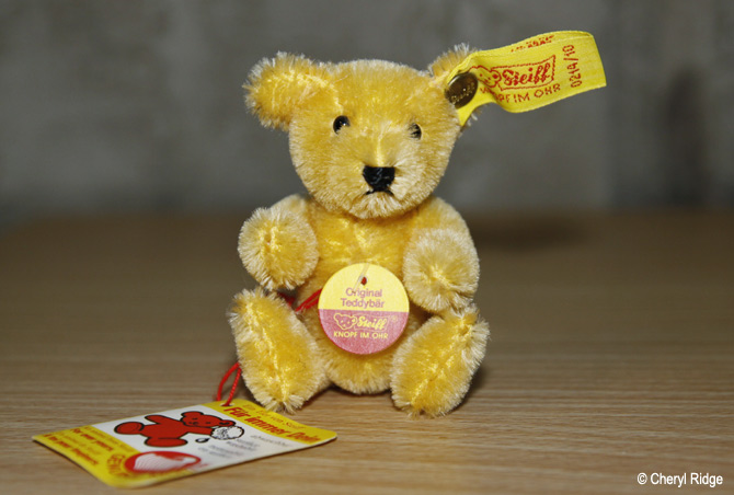 Steiff mini teddy bear 1980s bright gold 0214/10 photo - Cheryl Ridge photos at pbase.com