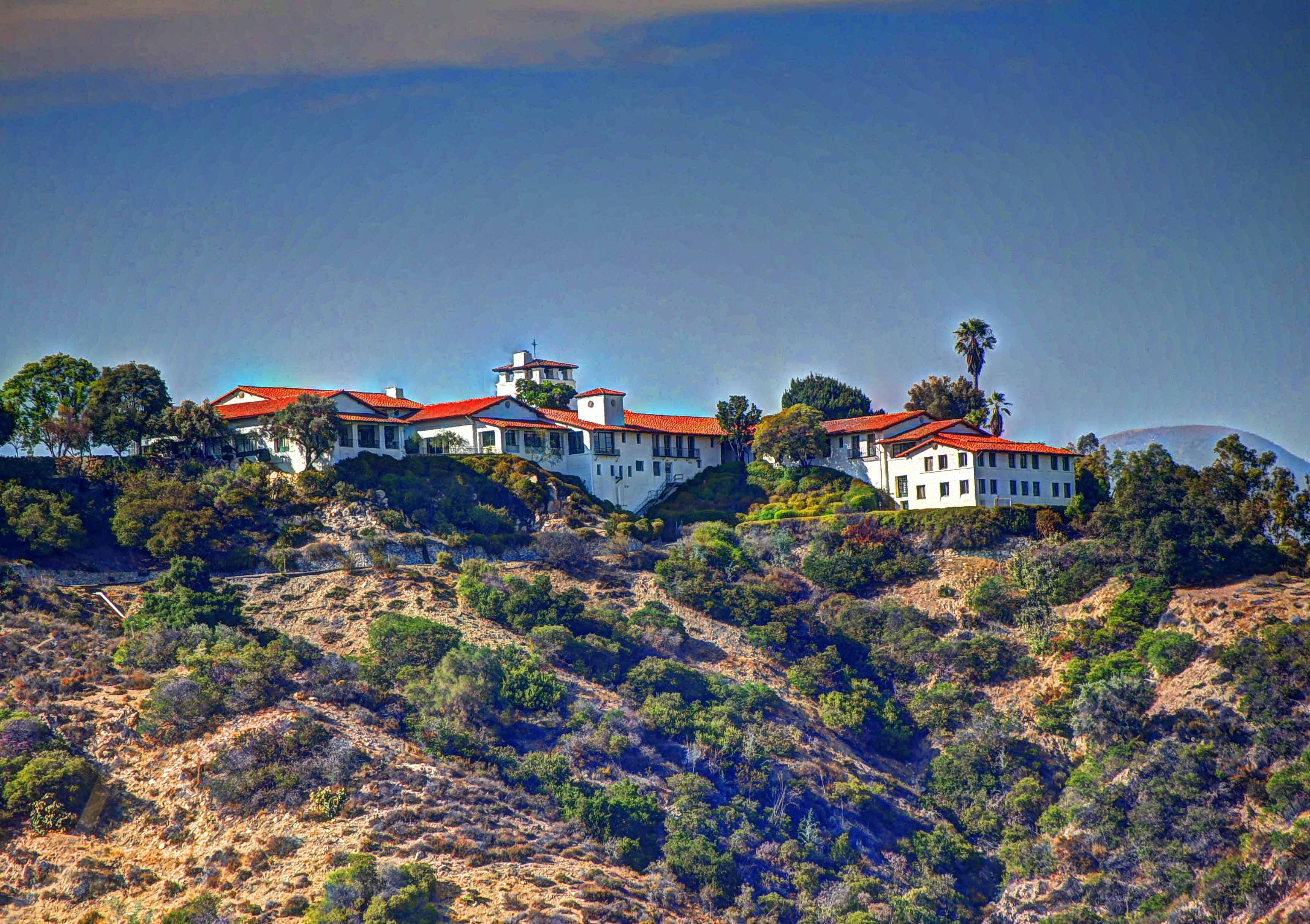 hillside_school_tonemapped.jpg