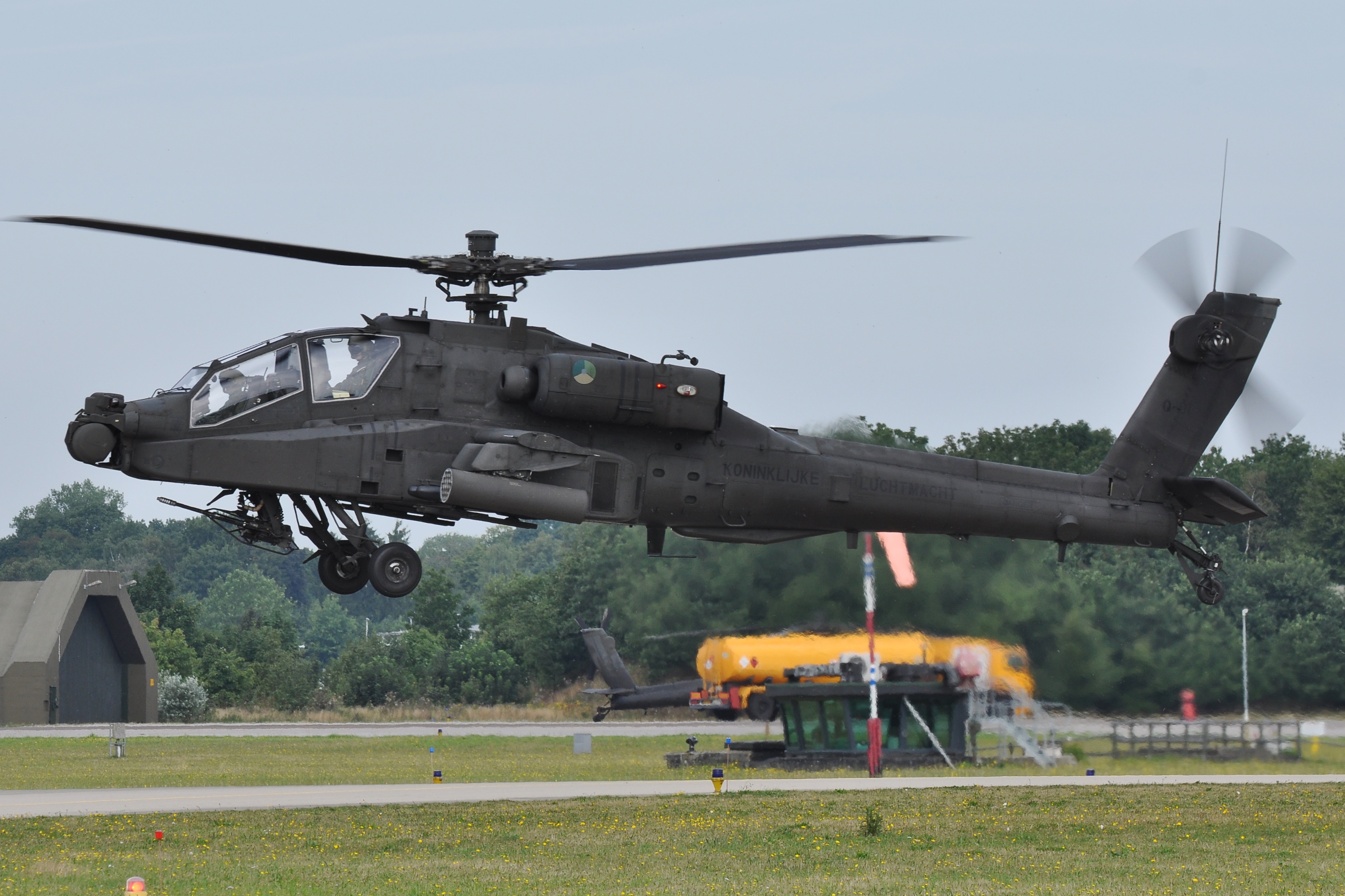 AH-64D Q-01
